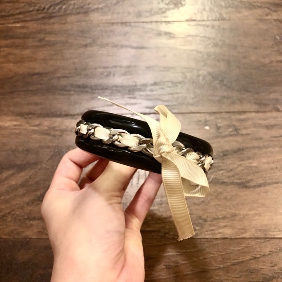 Beautiful Designer Bangle - Picture 2 of 3